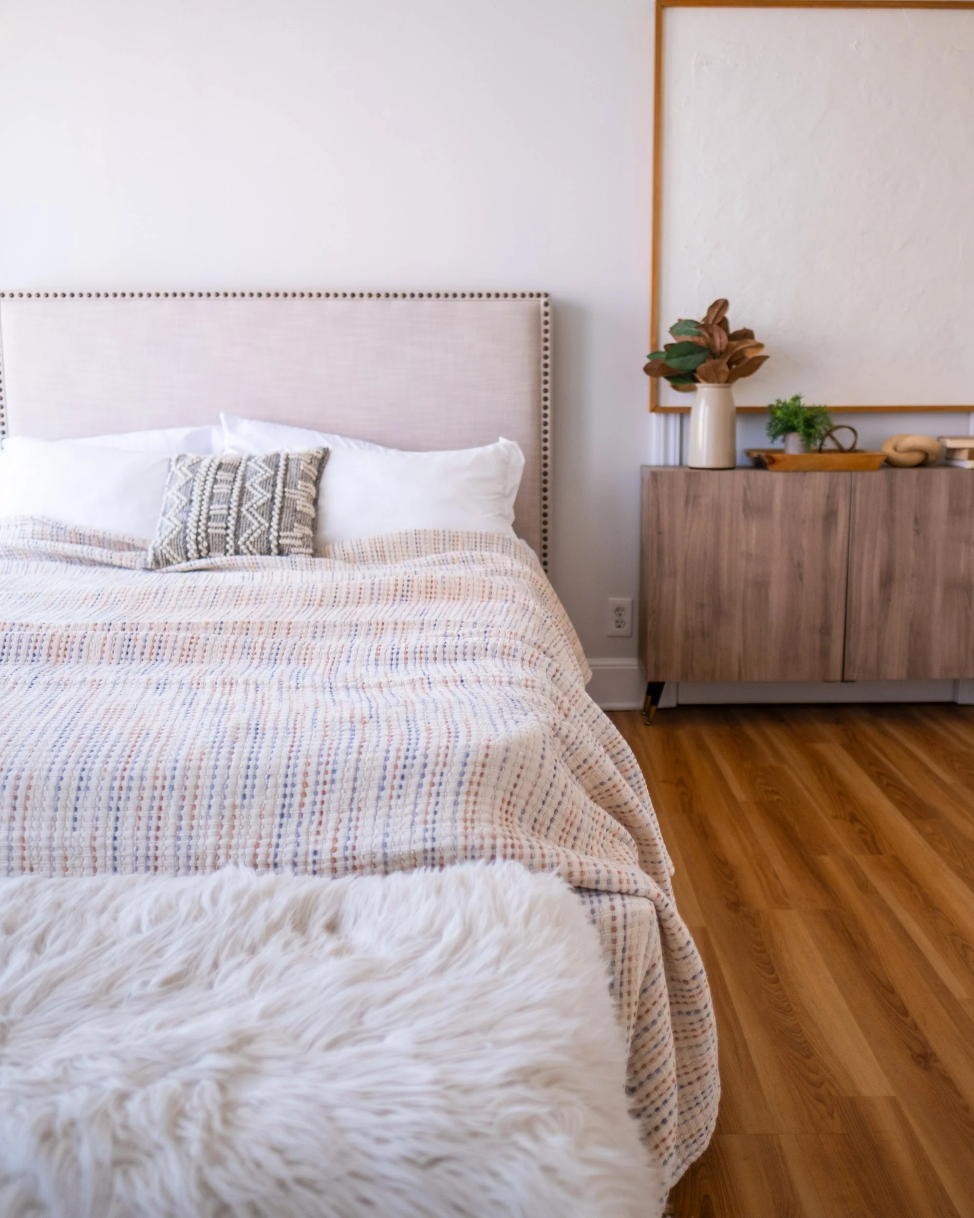 The Stitched Cotton Quilt in Rainbow - Image 3