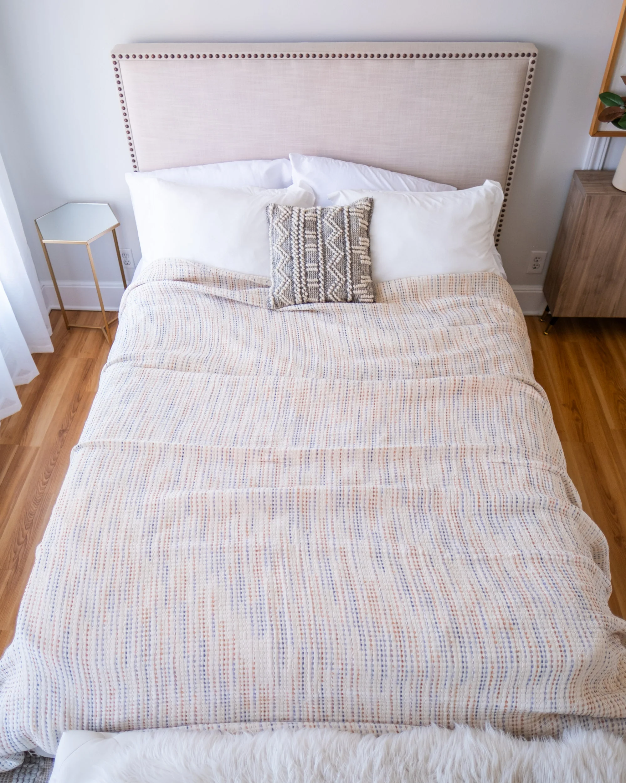 The Stitched Cotton Quilt in Rainbow - Image 7